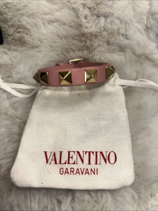 Valentino Garavani Jewelry - Valentino Garavani pink leather Rockstud bracelet Excellent